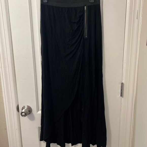 Black maxi skirt - Picture 5 of 6